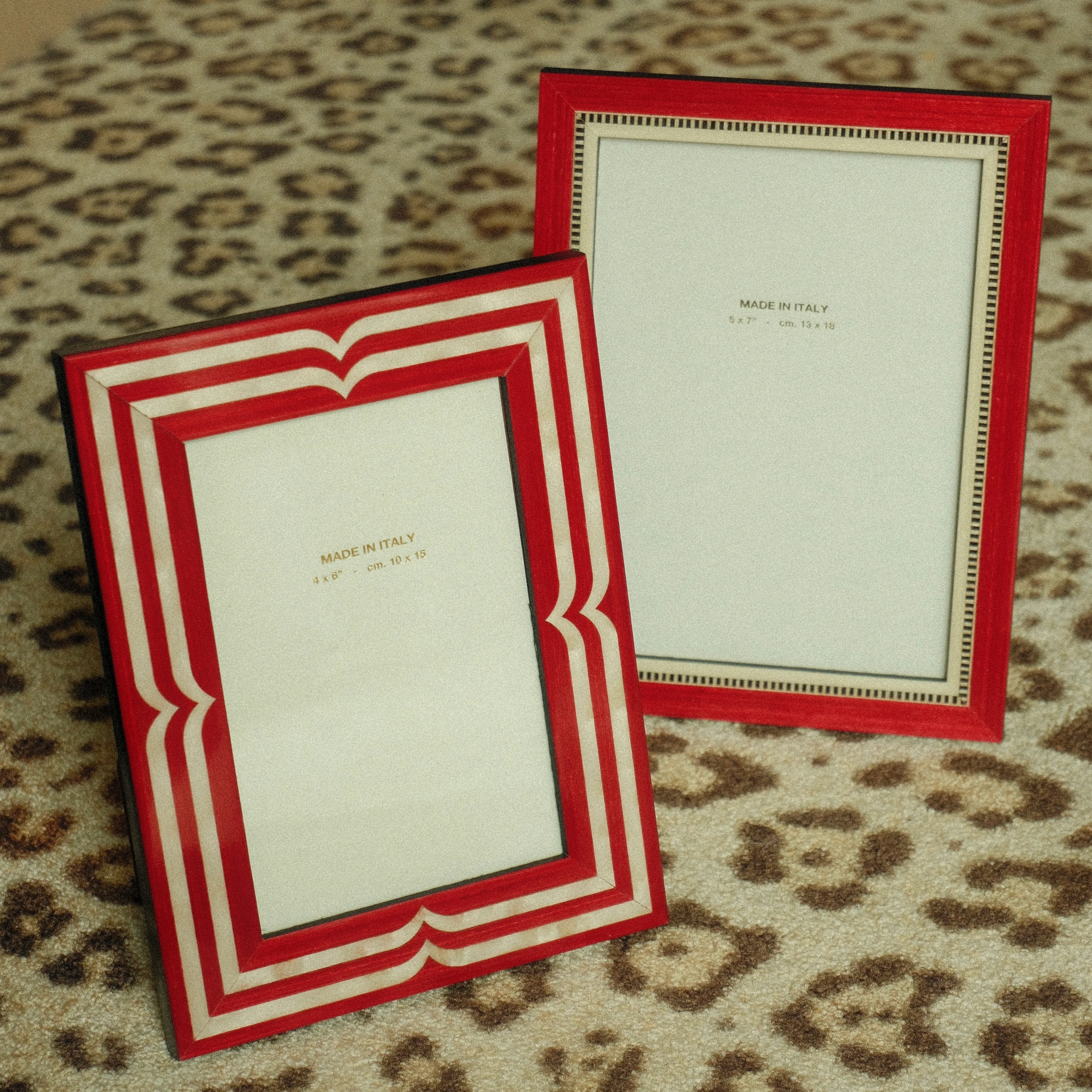 Hand-Inlaid Wooden Frame Ines | Ruby Red | Medium - Image 4